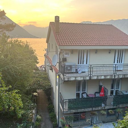 Studio On The Coast, With A View Of The Sunrise,Free We-Fi Kotor Luaran gambar