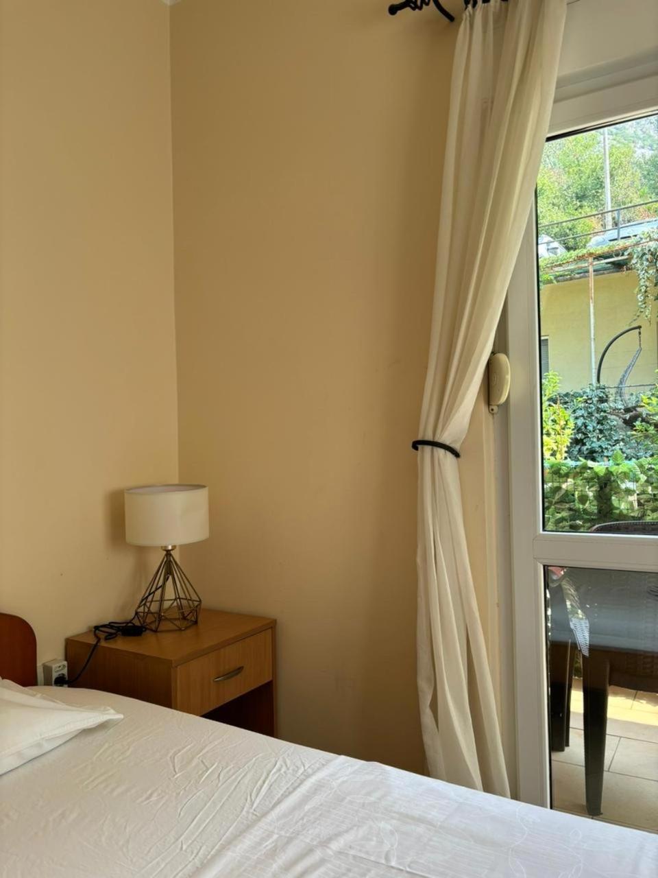 Studio On The Coast, With A View Of The Sunrise,Free We-Fi Kotor Luaran gambar